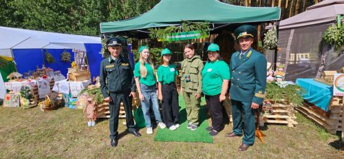 Минзәлә осталары теккән костюм Татарстан урманчыларына нык ошады