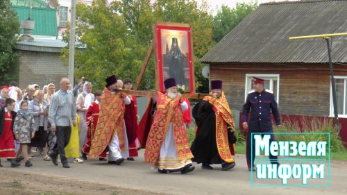В Мензелинске в День памяти преподобномученицы Маргариты прошло праздничное богослужение и крестный ход