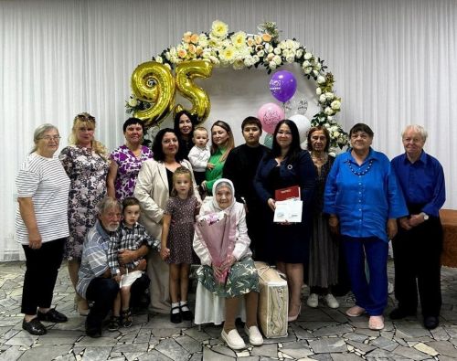 Жительница Мензелинска, труженица тыла, ветеран труда Мария Петрова отметила 95-летний юбилей