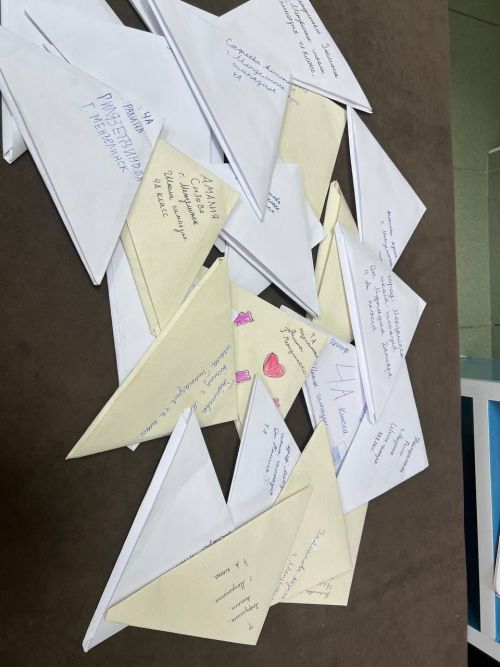 «Фронтовые треугольники»: школьники Мензелинска написали письма защитникам Отечества