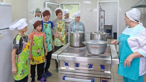 Дети из реабилитационного центра «Умырзая» знакомятся с профессиями
