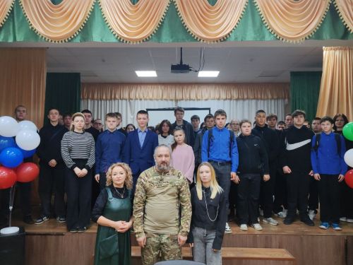 О долге, отваге и патриотизме: открытый диалог с бойцом СВО в Мензелинском сельхозтехникуме