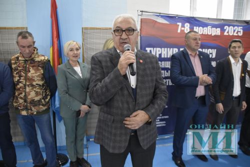 В турнире в Мензелинске, посвященном 80-летию Великой Победы, принимают участие более 40 боксеров
