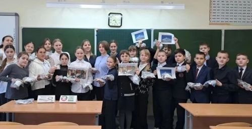 С заботой о защитниках: средняя школа № 1 поддержала акцию «Новогодний подарок»