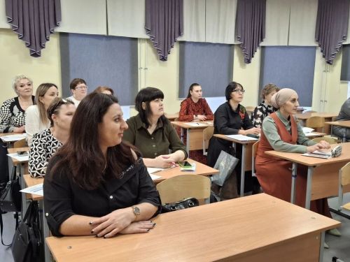 Ключи к успеху : В Мензелинске прошел зональный семинар по русскому языку и литературе