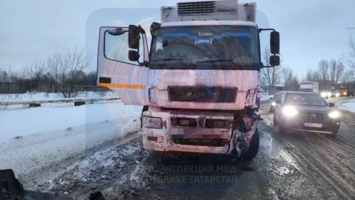 Трагедия на дороге: Водитель Лады погиб в лобовом столкновении с КамАЗом