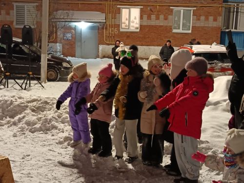 «Новогодний карнавал» на Гурьянова: Праздник, который объединил соседей