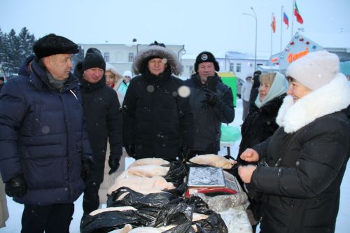 В Мензелинске состоялась предновогодняя ярмарка