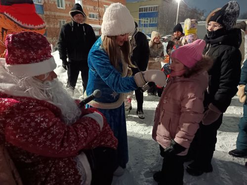 «Новогодний карнавал» на Гурьянова: Праздник, который объединил соседей