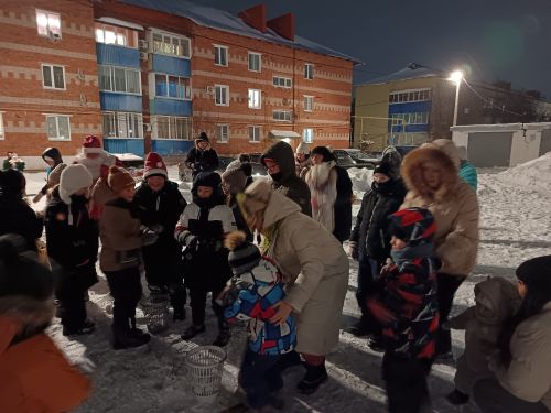 «Новогодний карнавал» на Гурьянова: Праздник, который объединил соседей