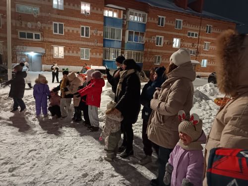 «Новогодний карнавал» на Гурьянова: Праздник, который объединил соседей