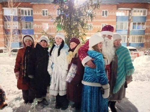 «Новогодний карнавал» на Гурьянова: Праздник, который объединил соседей