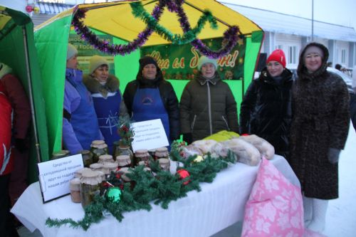 В Мензелинске состоялась предновогодняя ярмарка