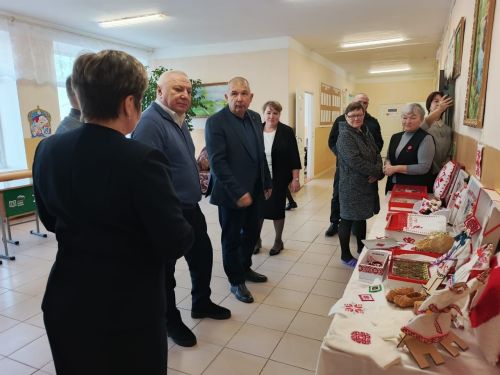 В Калтаковской средней школе состоялось открытие нового компьютерного класса