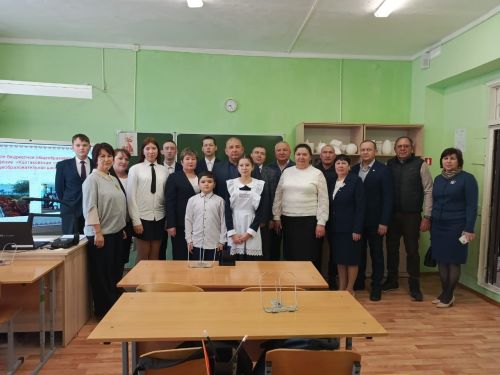 В Калтаковской средней школе состоялось открытие нового компьютерного класса