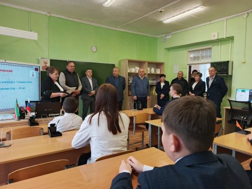 В Калтаковской средней школе состоялось открытие нового компьютерного класса
