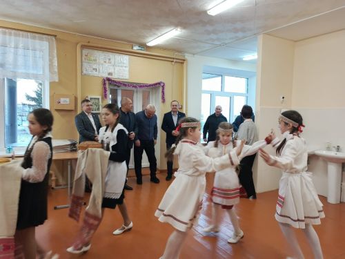 В Калтаковской средней школе состоялось открытие нового компьютерного класса
