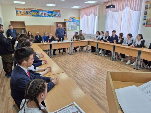 Парламентские уроки в Мензелинске провел депутат Госсовета Татарстана Азат Хамаев