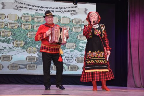 Наталья җырларны профессионал дәрәҗәдә башкара