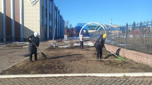 В Мензелинске проходит общегородской субботник