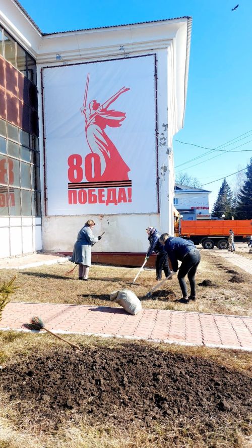 В Мензелинске проходит общегородской субботник
