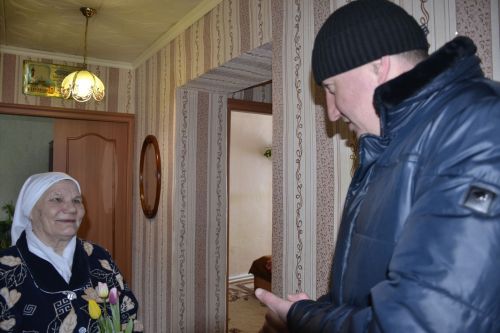 На помощь Мензелинским дворникам приходят активные жильцы