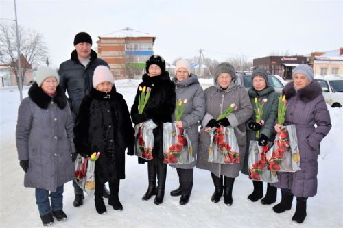 На помощь Мензелинским дворникам приходят активные жильцы