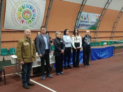 В Мензелинске прошли соревнования по гиревому спорту, посвященные году защитника Отечества