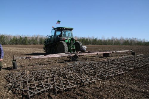 В Мензелинском районе подкормка озимых культур проведена на 6602 гектарах