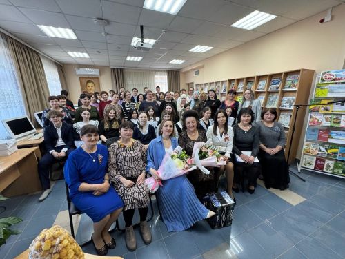 Поэтесса Лилия Гибадуллина посетила Мензелинскую центральную библиотеку