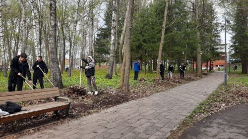 Чистый парк — достойная встреча Дня Победы