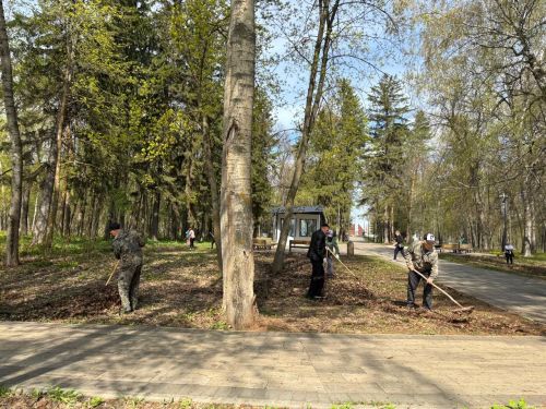 Чистый парк — достойная встреча Дня Победы
