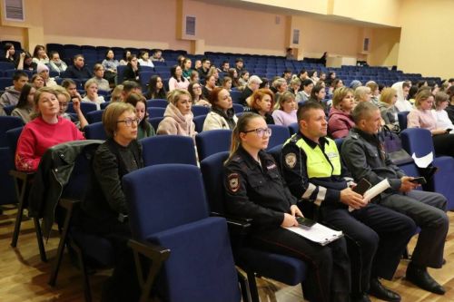 В Татарстане в школах проходят уроки о правилах дорожной безопасности