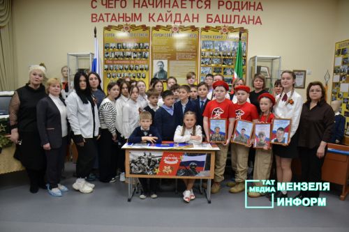 В преддверии 80-летия Победы в первой школе открыли «Парту Героя»