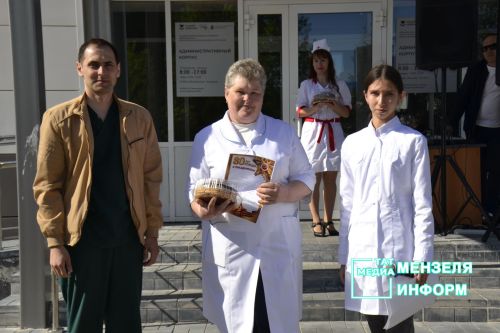 В Мензелинской ЦРБ отметили Международный день медицинской сестры