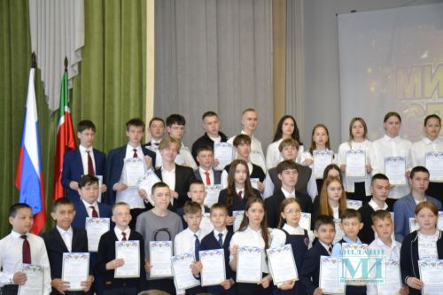 В первой школе Мензелинска чествовали звёзд учебного года: олимпиадников, активистов и спортсменов