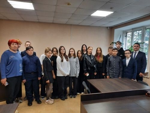 Мензелинские школьники познакомились с работой судебной системы