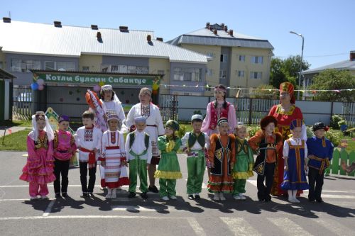 В Мензелинском детском саду № 4 «Гномик» прошел праздник Сабантуй