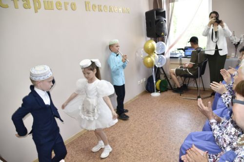 В Мензелинске открыли Центр общения старшего поколения