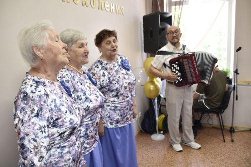 В Мензелинске открыли Центр общения старшего поколения