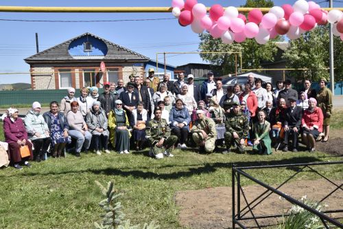 В деревне Кзыл-Тюбяк праздник, посвященный Великой Победе, провели у нового обелиска