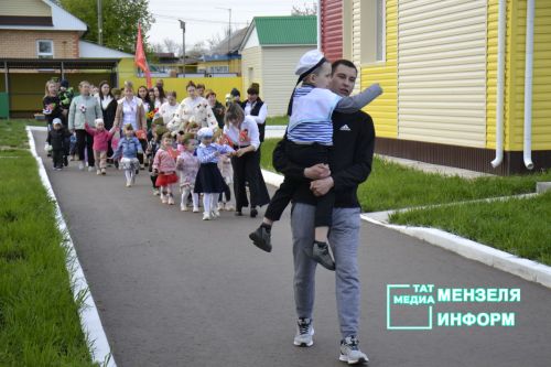 В детском саду «Чишмэ» прошел Парад правнуков Победы