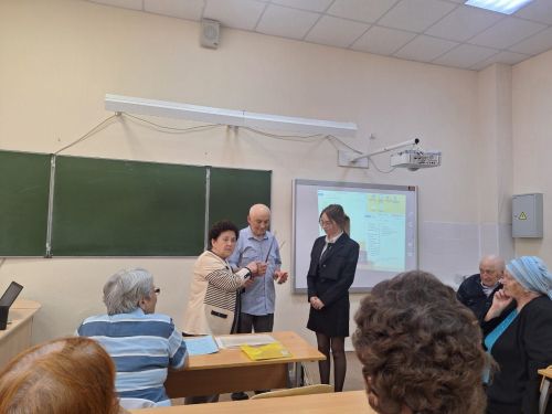 55 лет спустя: Выпускники 1970 года поделились опытом со студентами педагогического колледжа