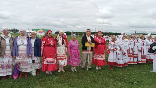 Коллектив «Шангырав» Мензелинского района одним из первых встречал Минниханова на празднике Уяв