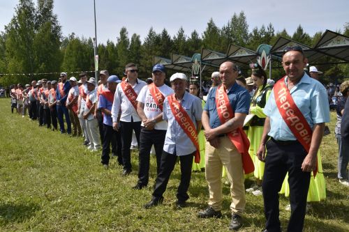 В Мензелинске с размахом отметили Сабантуй