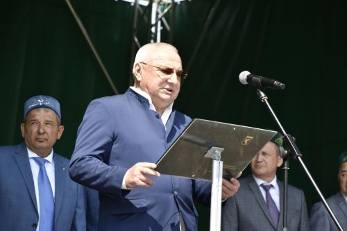 В Мензелинске с размахом отметили Сабантуй