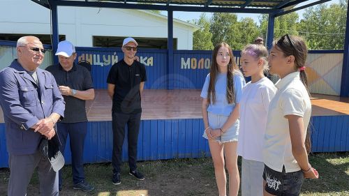 Азат Хамаев проверил организацию отдыха детей в мензелинских лагерях
