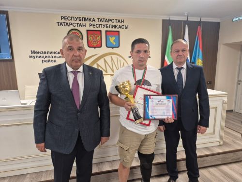 Мензелинец Владимир Куряшов добавил к боевым наградам кубок за победу в спорте