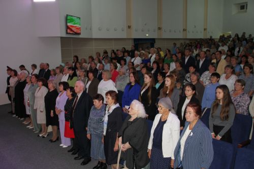 В учебные заведения района пришли 8 молодых специалистов