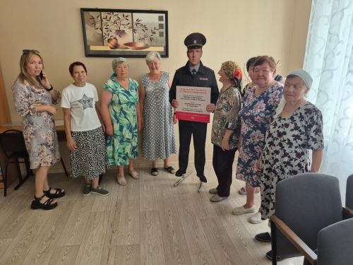 В Мензелинске появились макеты полицейских, предупреждающие о мошенниках